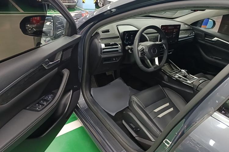 Used BYD Qin Pro New Energy 2019 EV Super Edition High-Power Long-Range Smart-Connected Cutting-Edge Model Driver Seat