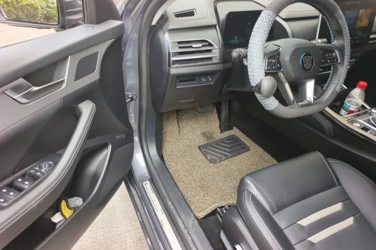 Used BYD Qin Pro New Energy 2019 DM Super Edition 1.5TI Automatic Smart Connect Prestige Model China VI Standard Driver Seat