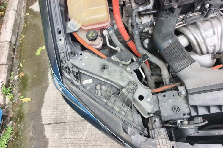 Used BYD Qin Pro New Energy 2019 DM Super Edition 1.5TI Automatic Smart Connect Prestige Model China VI Standard Engine Bay Right