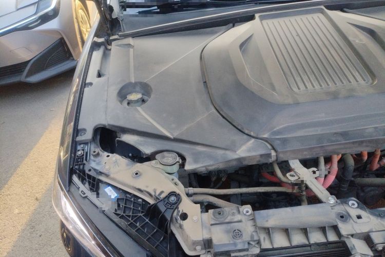 Used BYD Qin Pro New Energy 2019 EV Super Edition High-Power Smart Connect Luxurious Model Engine Bay Right
