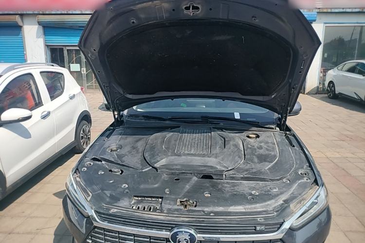 Used BYD Qin Pro New Energy 2019 EV Super Edition High-Power Long-Range Smart-Connected Cutting-Edge Model Engine Bay