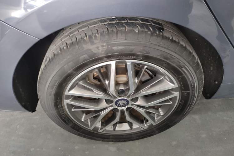 Used BYD Qin Pro New Energy 2019 EV Super Edition High-Power Smart Connect Luxurious Model Exterior 5