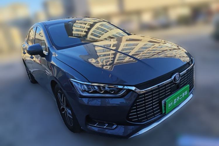 Used BYD Qin Pro New Energy 2019 EV Super Edition High-Power Long-Range Smart-Connected Cutting-Edge Model Front Right 45 Deg