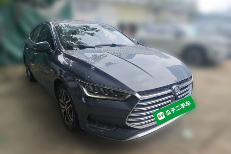 Used BYD Qin Pro New Energy 2019 DM Super Edition 1.5TI Automatic Smart Connect Prestige Model China VI Standard Front Right 45 Deg