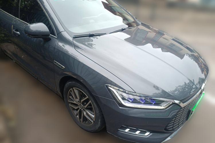 Used BYD Qin Pro New Energy 2019 EV Super Edition High-Power Smart Connect & Premium Model Front Right 45 Deg