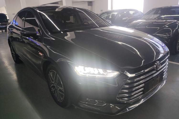 Used BYD Qin Pro New Energy 2019 DM Super Edition 1.5TI Automatic Smart Connect Enjoyment Model China VI Standard Front Right 45 Deg