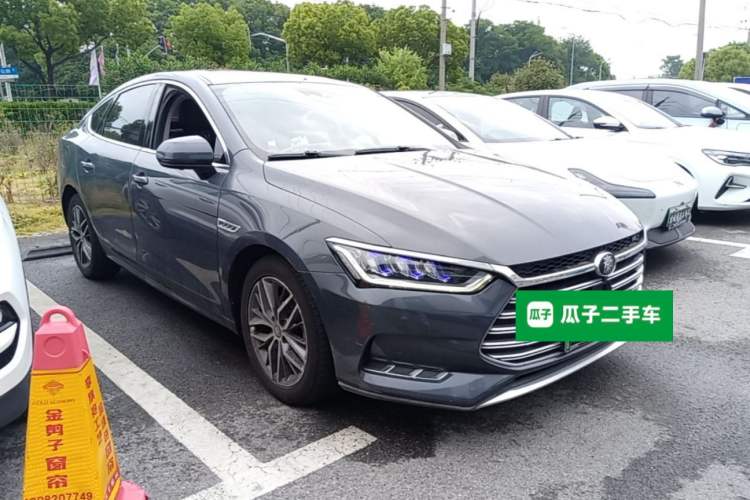 Used BYD Qin Pro New Energy 2019 DM Super Edition 1.5TI Automatic Smart Connect Prestige Model China VI Standard Front Right 45 Deg