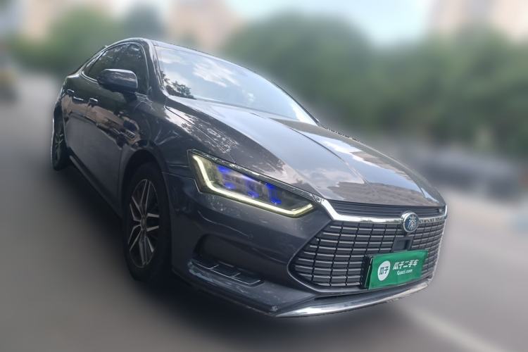 Used BYD Qin Pro New Energy 2019 EV Super Edition High-Power Long-Range Smart-Connected Cutting-Edge Model Front Right 45 Deg
