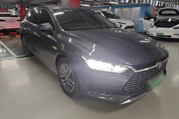 Used BYD Qin Pro New Energy 2019 EV Super Edition High-Power Long-Range Smart-Connected Cutting-Edge Model Front Right 45 Deg