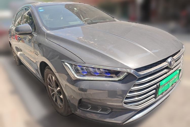 Used BYD Qin Pro New Energy 2019 DM Super Edition 1.5TI Automatic Smart Connect X-Trail Model China VI Standard Front Right 45 Deg