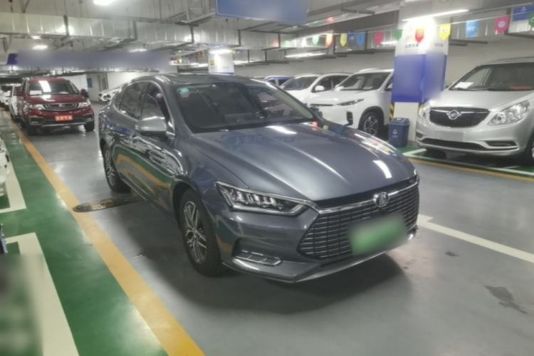 Used BYD Qin Pro New Energy 2019 EV Super Edition High-Power Smart Connect Luxurious Model Front Right 45 Deg