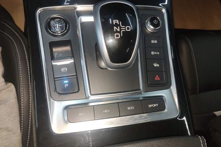 Used BYD Qin Pro New Energy 2019 DM Super Edition 1.5TI Automatic Smart Connect Enjoyment Model China VI Standard Gear Lever