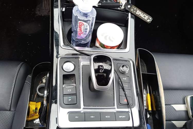Used BYD Qin Pro New Energy 2019 DM Super Edition 1.5TI Automatic Smart Connect Prestige Model China VI Standard Gear Lever