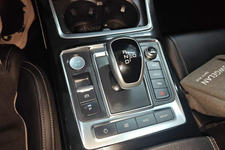 Used BYD Qin Pro New Energy 2019 EV Super Edition High-Power Long-Range Smart-Connected Cutting-Edge Model Gear Lever