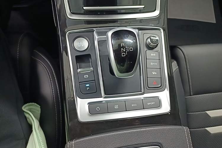 Used BYD Qin Pro New Energy 2019 EV Super Edition High-Power Long-Range Smart-Connected Cutting-Edge Model Gear Lever