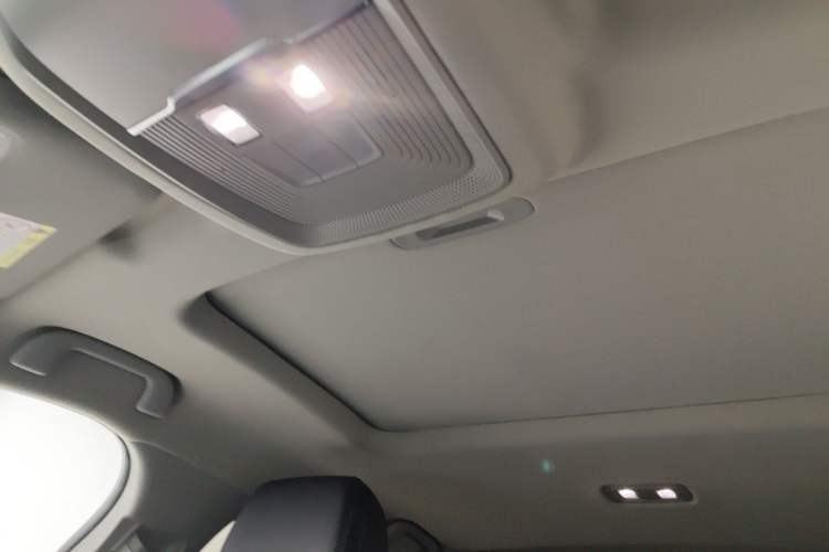 Used BYD Qin Pro New Energy 2019 DM Super Edition 1.5TI Automatic Smart Connect X-Trail Model China VI Standard Headliner