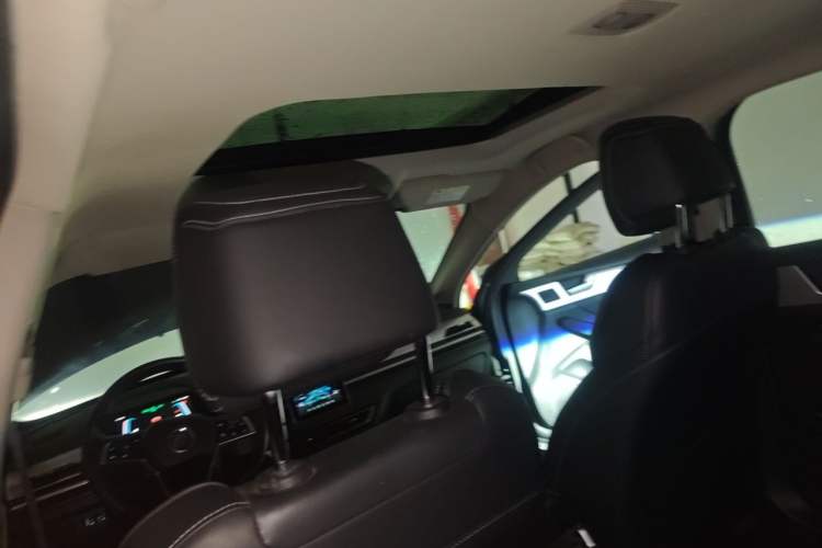 Used BYD Qin Pro New Energy 2019 DM Super Edition 1.5TI Automatic Smart Connect X-Trail Model China V Standard Headliner