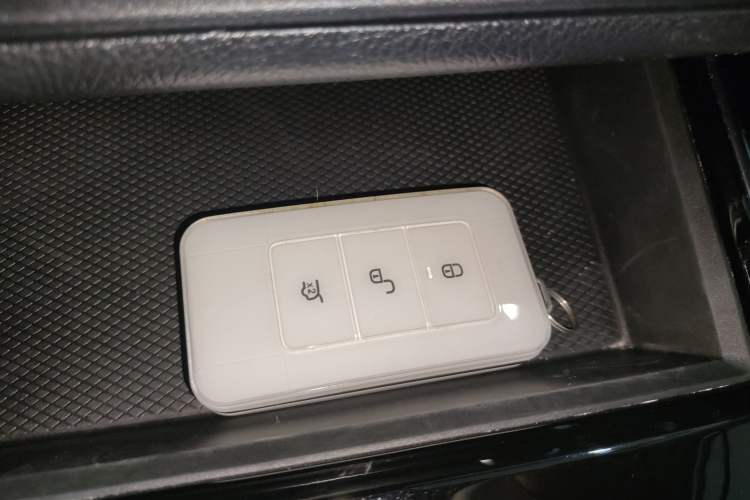 Used BYD Qin Pro New Energy 2019 EV Super Edition High-Power Smart Connect Luxurious Model Interior 1