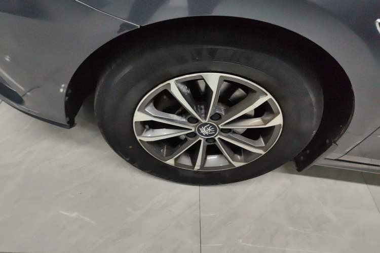 Used BYD Qin Pro New Energy 2019 DM Super Edition 1.5TI Automatic Smart Connect X-Trail Model China VI Standard Left Front Wheel Hub