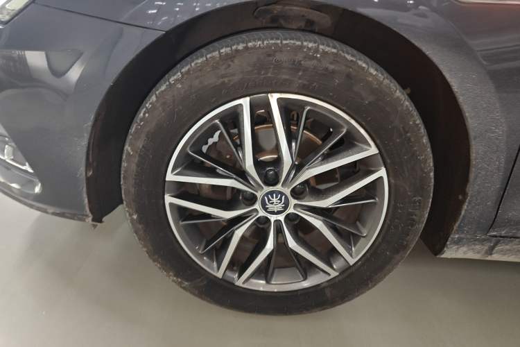 Used BYD Qin Pro New Energy 2019 EV Super Edition High-Power Long-Range Smart-Connected Cutting-Edge Model Left Front Wheel Hub