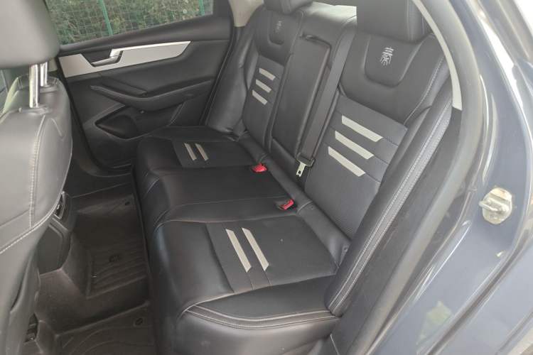 Used BYD Qin Pro New Energy 2019 DM Super Edition 1.5TI Automatic Smart Connect X-Trail Model China VI Standard Left Rear Seat