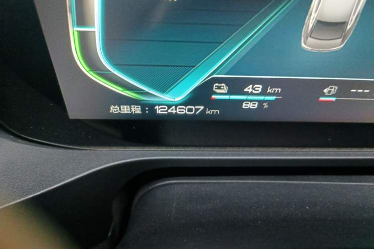 Used BYD Qin Pro New Energy 2019 DM Super Edition 1.5TI Automatic Smart Connect X-Trail Model China VI Standard Odometer Close Up