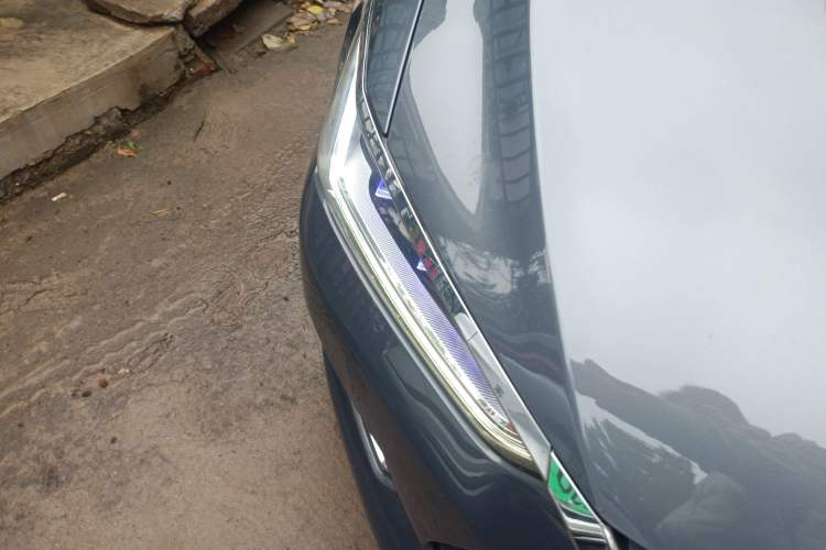 Used BYD Qin Pro New Energy 2019 EV Super Edition High-Power Smart Connect & Premium Model Right Front Headlight