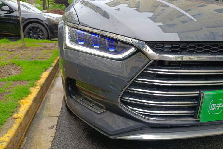 Used BYD Qin Pro New Energy 2019 DM Super Edition 1.5TI Automatic Smart Connect X-Trail Model China VI Standard Right Front Headlight
