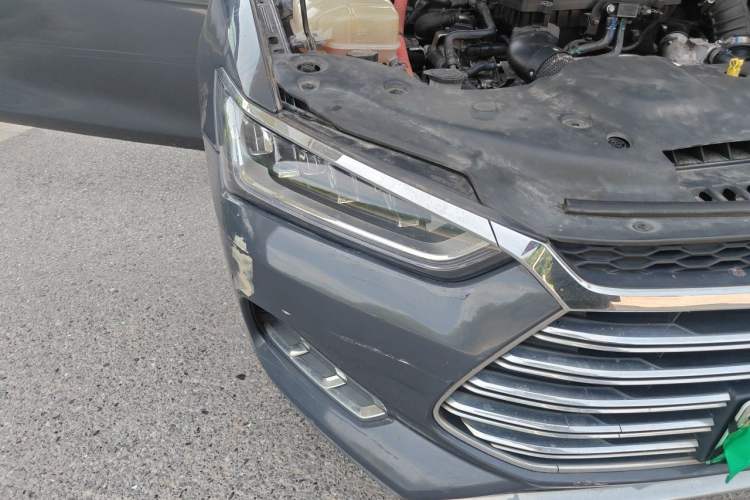 Used BYD Qin Pro New Energy 2019 DM Super Edition 1.5TI Automatic Smart Connect X-Trail Model China VI Standard Right Front Headlight