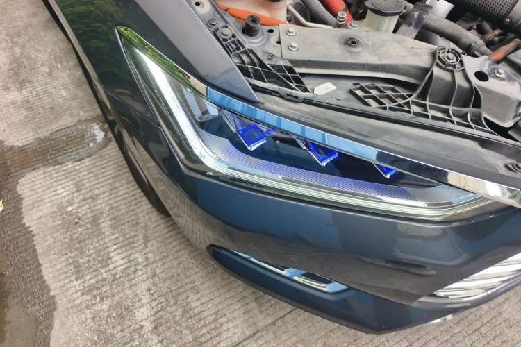 Used BYD Qin Pro New Energy 2019 DM Super Edition 1.5TI Automatic Smart Connect Prestige Model China VI Standard Right Front Headlight
