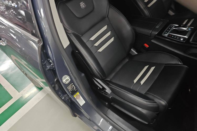 Used BYD Qin Pro New Energy 2019 EV Super Edition High-Power Long-Range Smart-Connected Cutting-Edge Model Right Front Seat