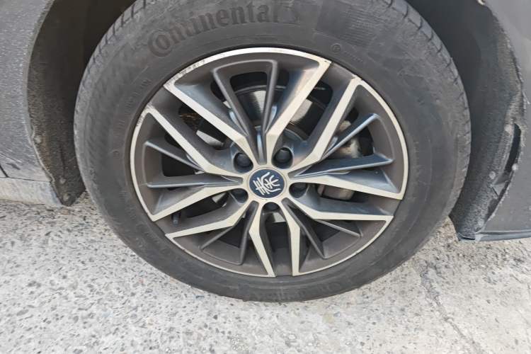 Used BYD Qin Pro New Energy 2019 EV Super Edition High-Power Long-Range Smart-Connected Cutting-Edge Model Right Front Wheel Hub