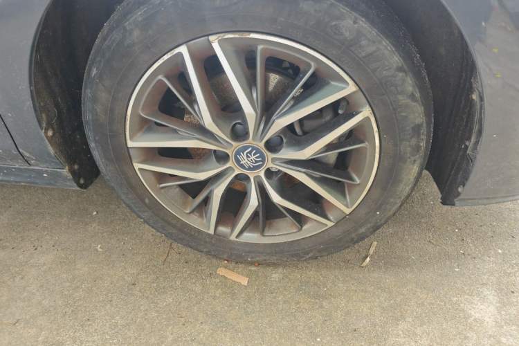 Used BYD Qin Pro New Energy 2019 DM Super Edition 1.5TI Automatic Smart Connect Prestige Model China VI Standard Right Front Wheel Hub