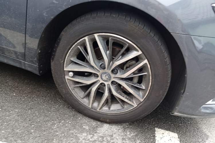 Used BYD Qin Pro New Energy 2019 DM Super Edition 1.5TI Automatic Smart Connect Prestige Model China VI Standard Right Front Wheel Hub