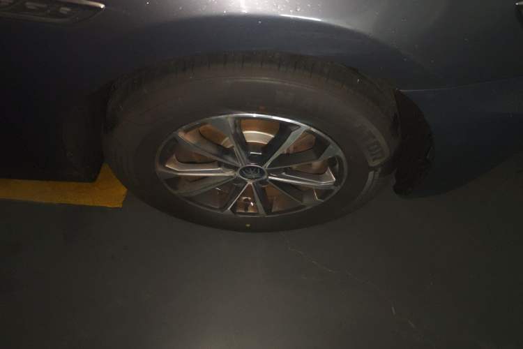 Used BYD Qin Pro New Energy 2019 DM Super Edition 1.5TI Automatic Smart Connect X-Trail Model China V Standard Right Front Wheel Hub