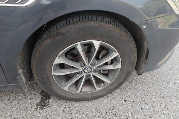 Used BYD Qin Pro New Energy 2019 DM Super Edition 1.5TI Automatic Smart Connect X-Trail Model China VI Standard Right Front Wheel Hub