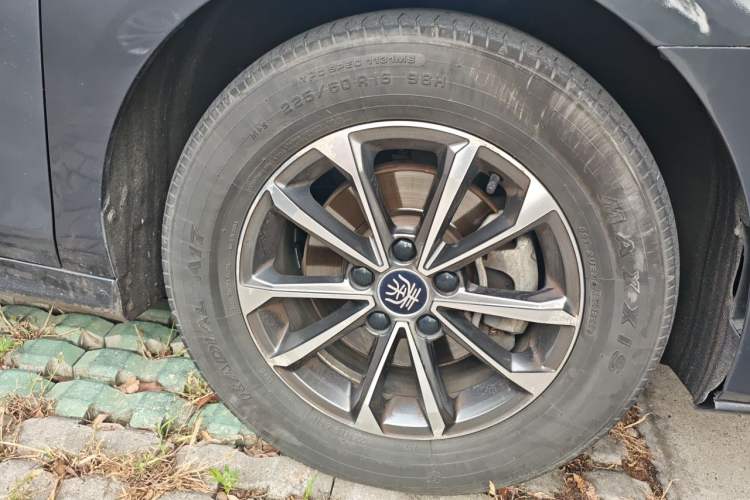 Used BYD Qin Pro New Energy 2019 DM Super Edition 1.5TI Automatic Smart Connect X-Trail Model China VI Standard Right Front Wheel Hub
