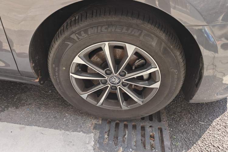 Used BYD Qin Pro New Energy 2019 DM Super Edition 1.5TI Automatic Smart Connect X-Trail Model China VI Standard Right Front Wheel Hub