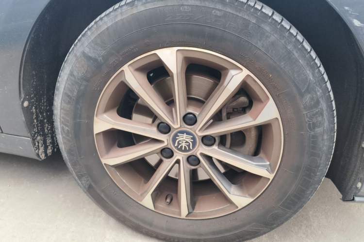 Used BYD Qin Pro New Energy 2019 DM Super Edition 1.5TI Automatic Smart Connect X-Trail Model China V Standard Right Front Wheel Hub