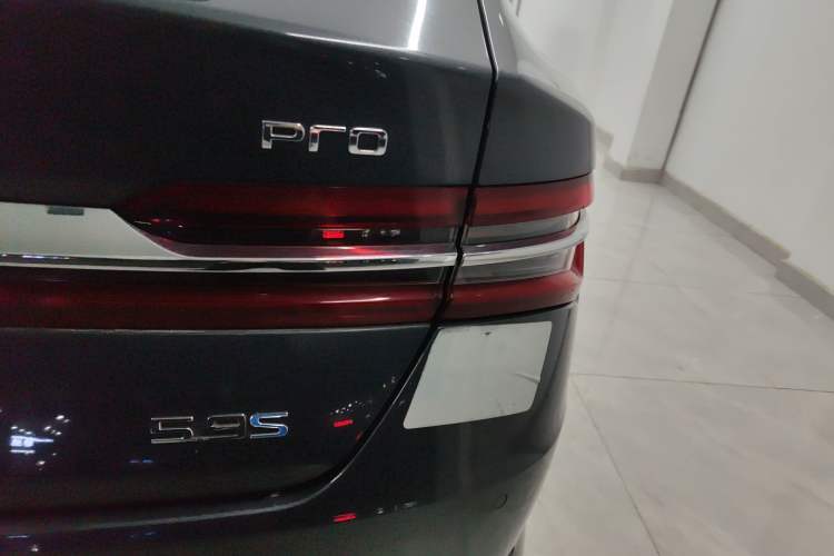 Used BYD Qin Pro New Energy 2019 DM Super Edition 1.5TI Automatic Smart Connect X-Trail Model China VI Standard Right Rear Taillight