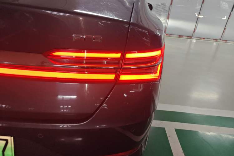 Used BYD Qin Pro New Energy 2019 EV Super Edition High-Power Long-Range Smart-Connected Cutting-Edge Model Right Rear Taillight