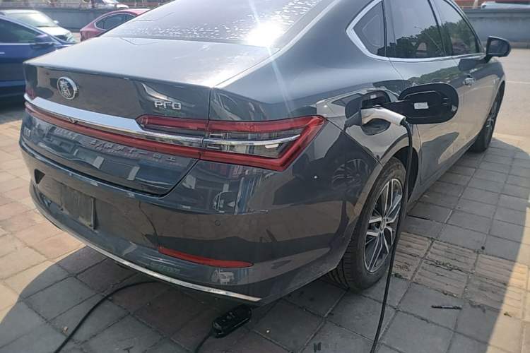 Used BYD Qin Pro New Energy 2019 EV Super Edition High-Power Long-Range Smart-Connected Cutting-Edge Model Right Rear Taillight