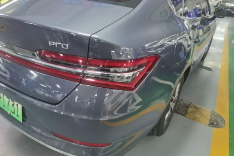 Used BYD Qin Pro New Energy 2019 EV Super Edition High-Power Smart Connect Luxurious Model Right Rear Taillight