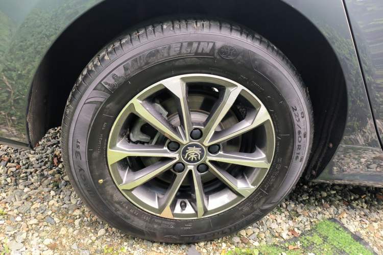 Used BYD Qin Pro New Energy 2019 DM 1.5TI Automatic Navigation Edition Right Rear Wheel Hub