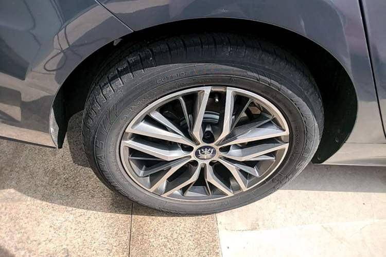 Used BYD Qin Pro New Energy 2019 EV Super Edition High-Power Long-Range Smart-Connected Cutting-Edge Model Right Rear Wheel Hub