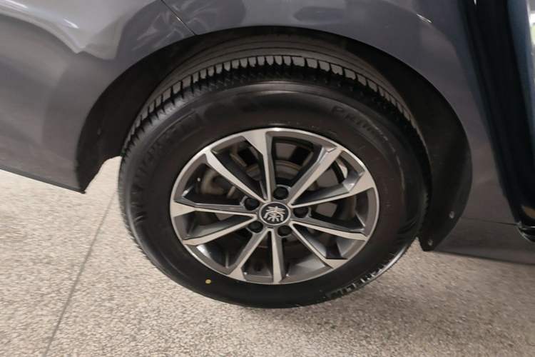 Used BYD Qin Pro New Energy 2019 DM Super Edition 1.5TI Automatic Smart Connect X-Trail Model China VI Standard Right Rear Wheel Hub