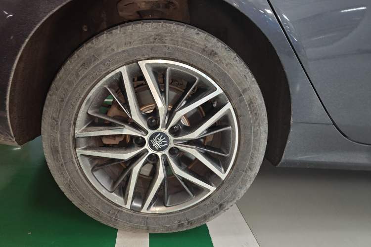 Used BYD Qin Pro New Energy 2019 EV Super Edition High-Power Long-Range Smart-Connected Cutting-Edge Model Right Rear Wheel Hub