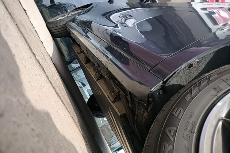 Used BYD Qin Pro New Energy 2019 EV Super Edition High-Power Long-Range Smart-Connected Cutting-Edge Model Right Side Sill