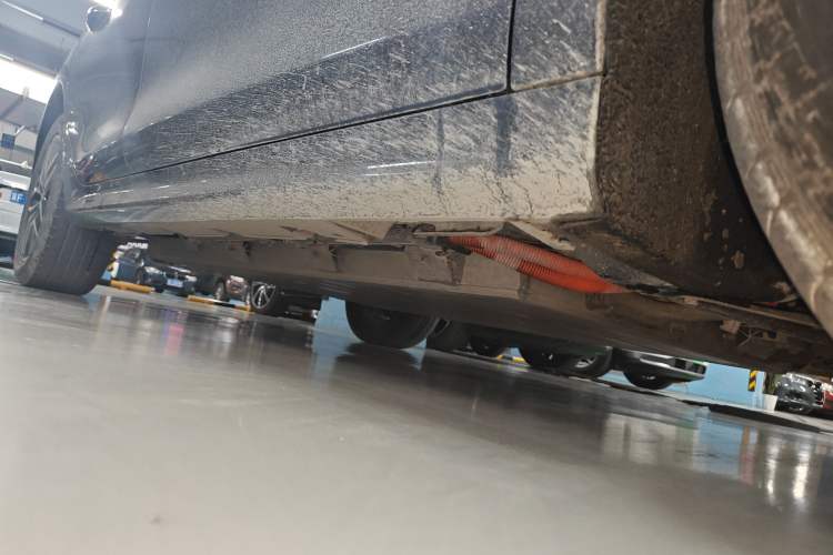 Used BYD Qin Pro New Energy 2019 EV Super Edition High-Power Long-Range Smart-Connected Cutting-Edge Model Right Side Sill