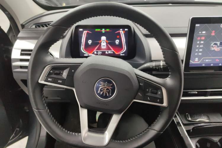 Used BYD Qin Pro New Energy 2019 DM Super Edition 1.5TI Automatic Smart Connect X-Trail Model China VI Standard Steering Wheel